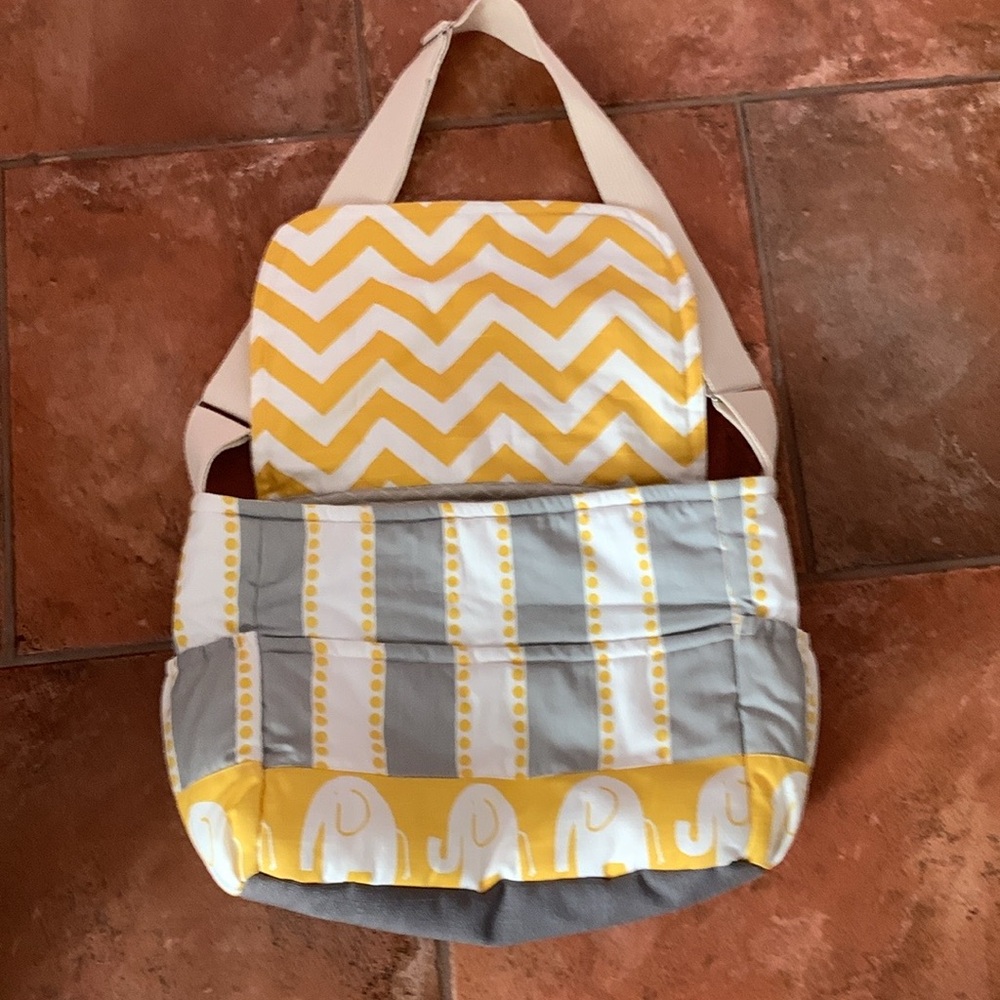 NEW!Custom made diaper/baby bag in grey, yellow with white elephants! Very cute!